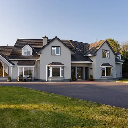 Tower View 3* Dingle