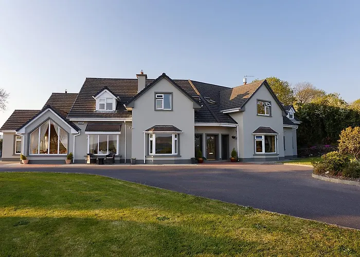 Tower View 3* Dingle